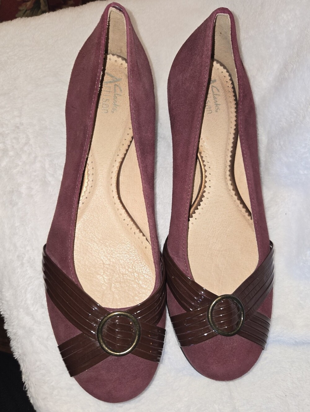 ✨️Clarks Women's Artisan Plum Suede Ballet Flats with Brown Patent Strap